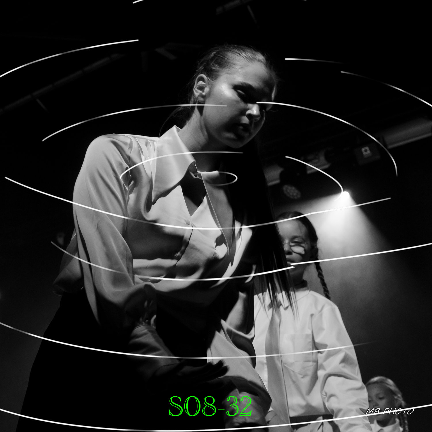 S08-32
